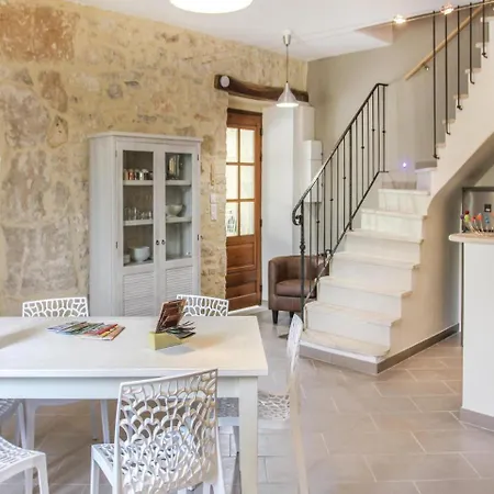 Two-bedroom Holiday In Barjac