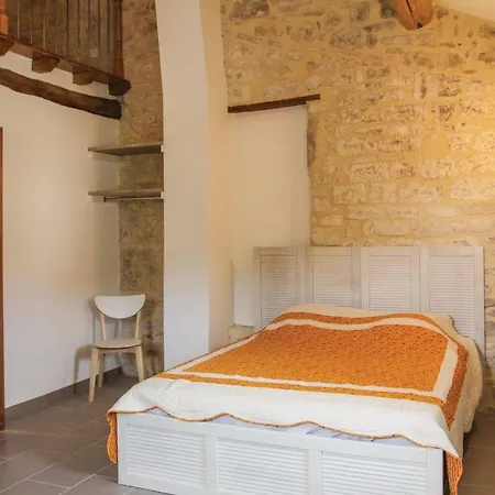 Two-bedroom Holiday In Barjac Semesterbostad