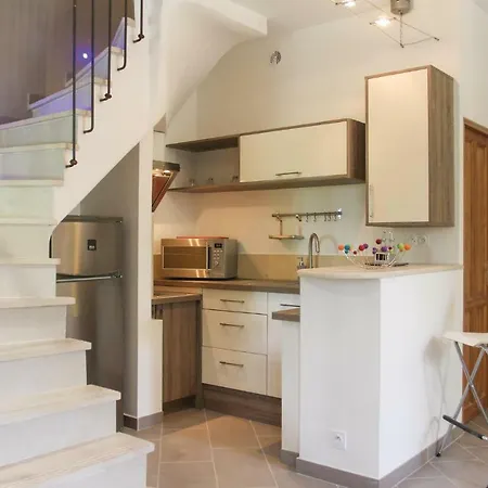 Two-bedroom Holiday In Barjac *